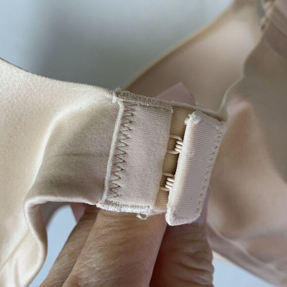 Victoria’s Secret Beige Lined Semi-Demi Wirefree Bra Size 36B - Picture 8 of 10